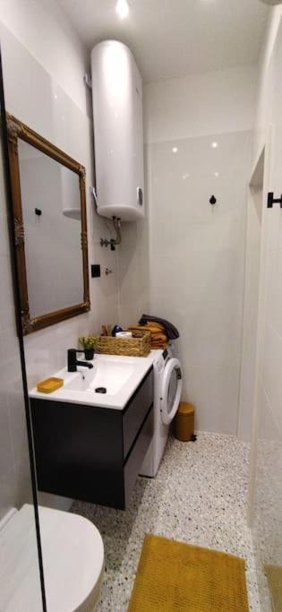 Cute Apartment Marla Art Close To Center Pula Exterior foto
