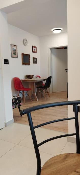 Cute Apartment Marla Art Close To Center Pula Exterior foto